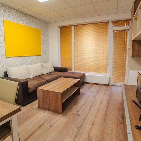 Pansion Storgozia Aparthotel Pleven Bagian luar foto