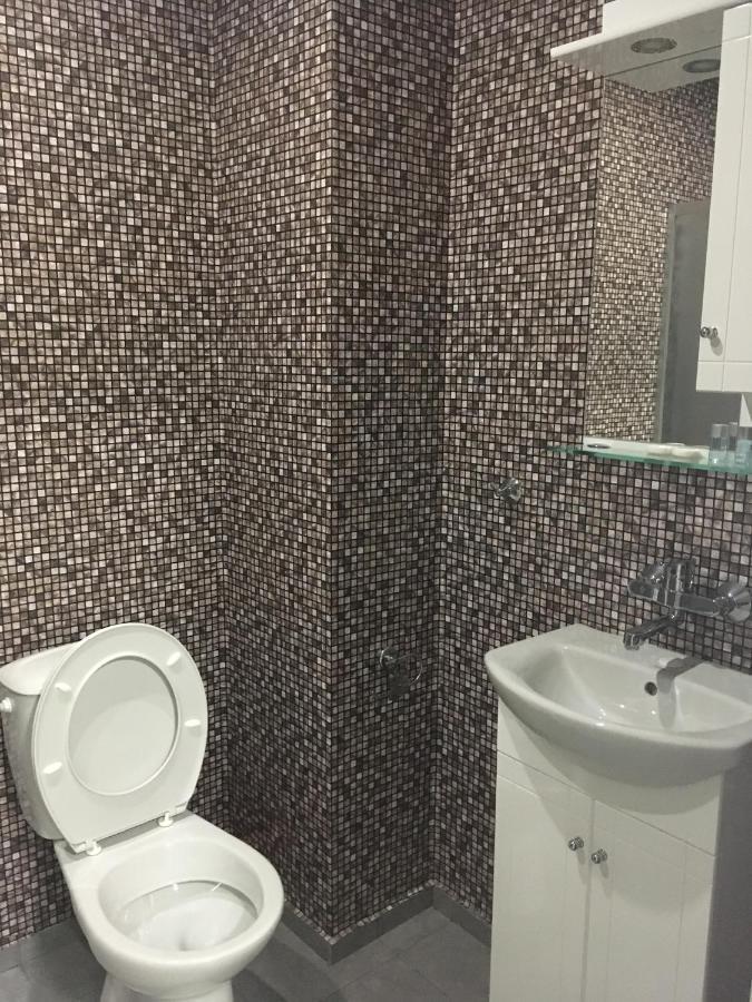 Pansion Storgozia Aparthotel Pleven Bagian luar foto