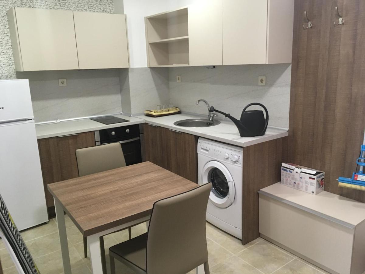 Pansion Storgozia Aparthotel Pleven Bagian luar foto
