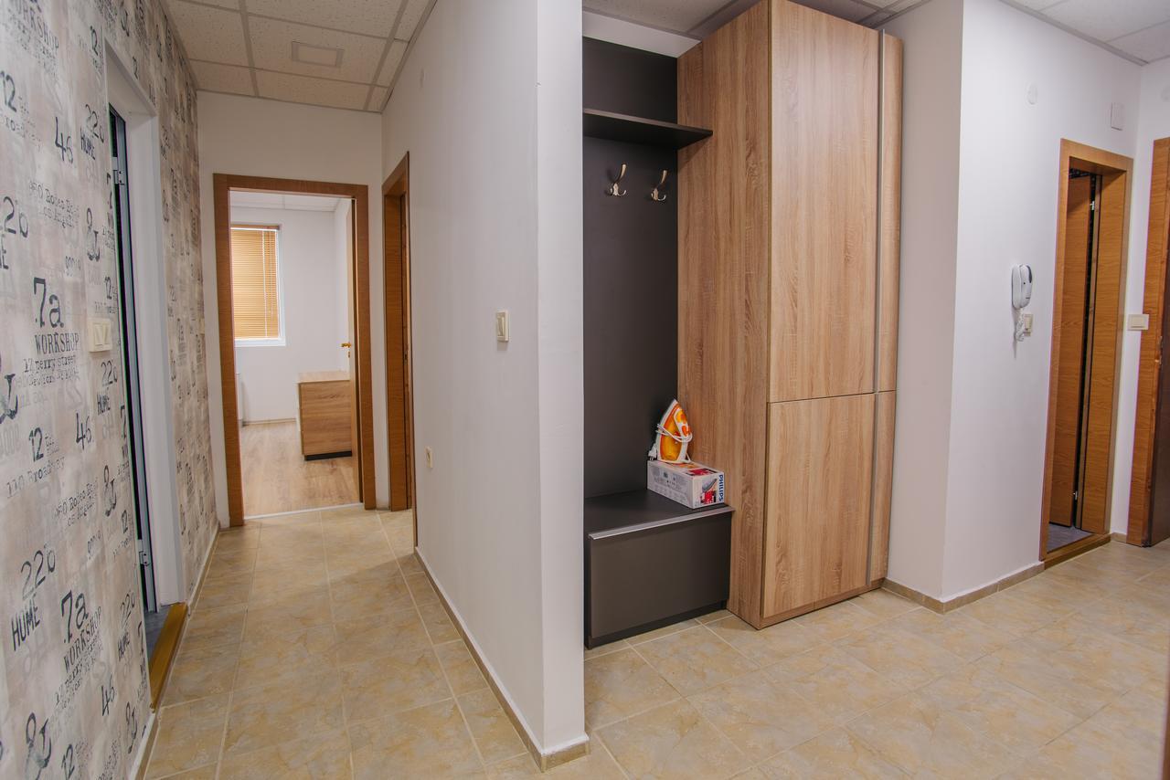 Pansion Storgozia Aparthotel Pleven Bagian luar foto