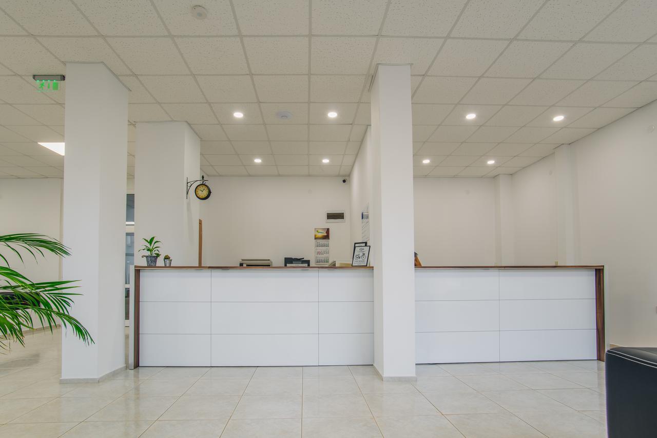 Pansion Storgozia Aparthotel Pleven Bagian luar foto