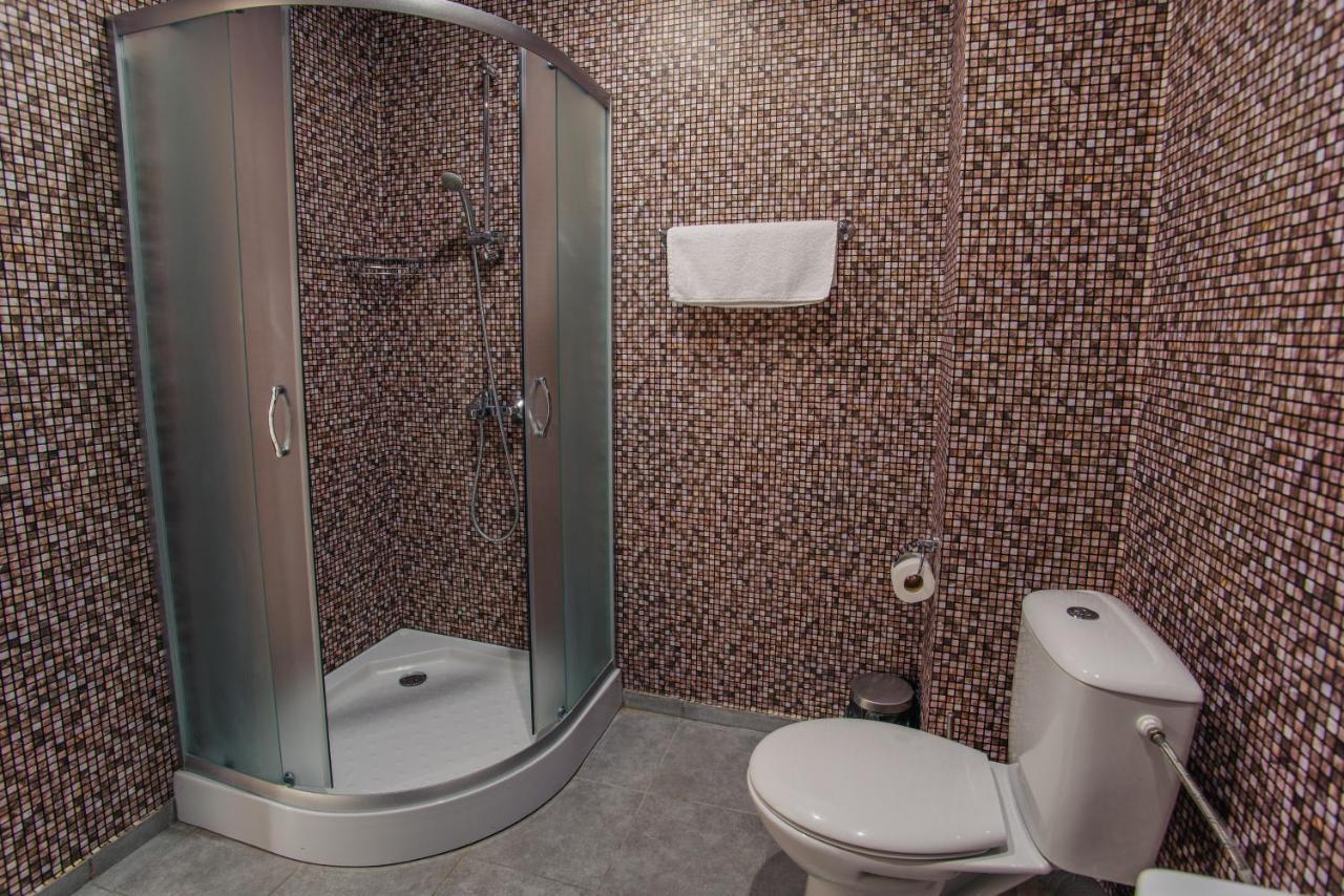 Pansion Storgozia Aparthotel Pleven Bagian luar foto